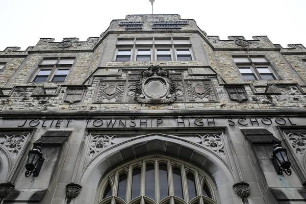 Joliet high School students present free ‘Christmas at the Castle’ for local families