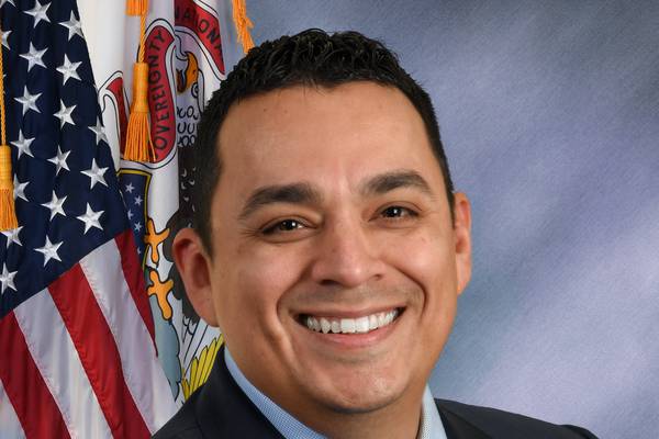 Sen. Arellano invites families to honor veterans with Illinois Capitol Rotunda display