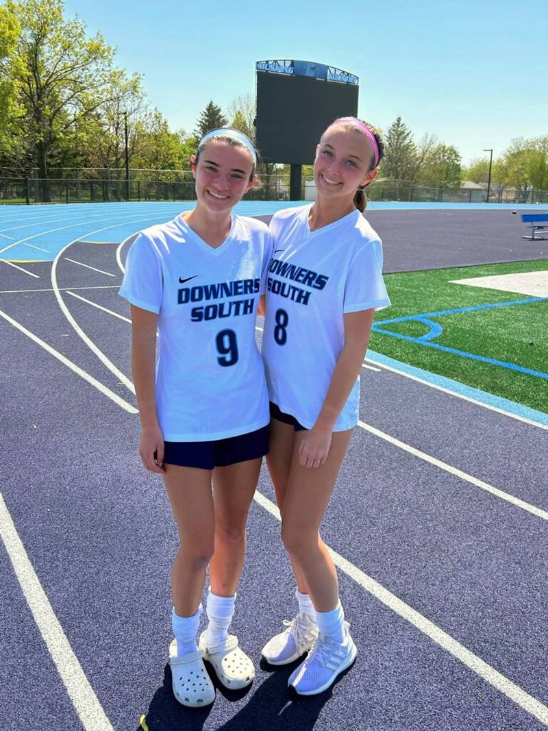 Downers Grove South's Alyssa (8) and Gianna (9) Lamb.