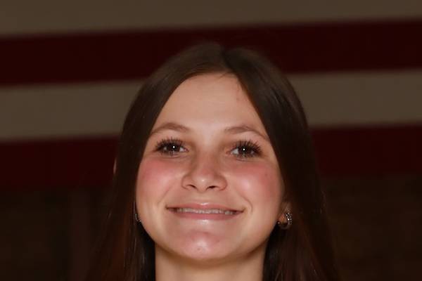 Sterling advances to Dixon Christmas Classic semifinals after holding on against Lincoln