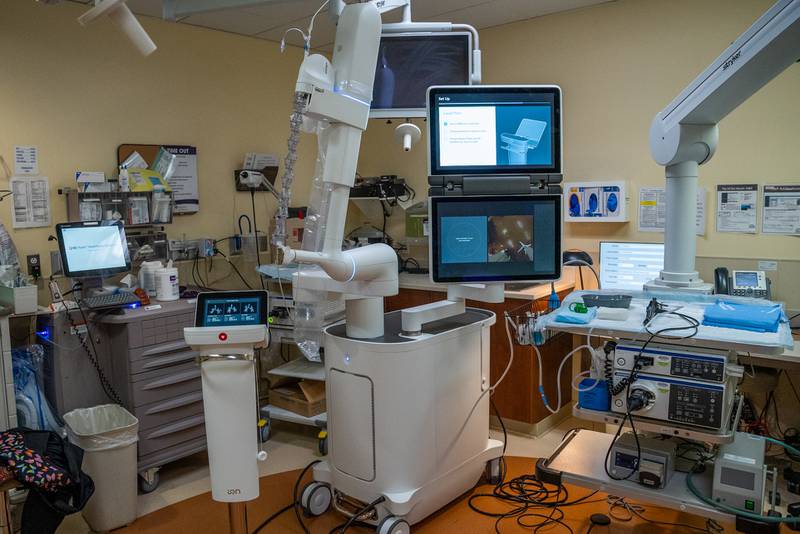 Silver Cross Hospital in New Lenox is now using a new technology that lets doctors precisely locate and diagnoses cancerous tumors in one minimally invasive procedure. ION is a robotic-assisted bronchoscopy that uses a fully articulating, ultra-thin catheter so doctors can precisely reach all 18 segments of the lungs.