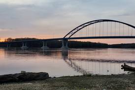 Rep. McCombie accepting entries for spring photo contest
