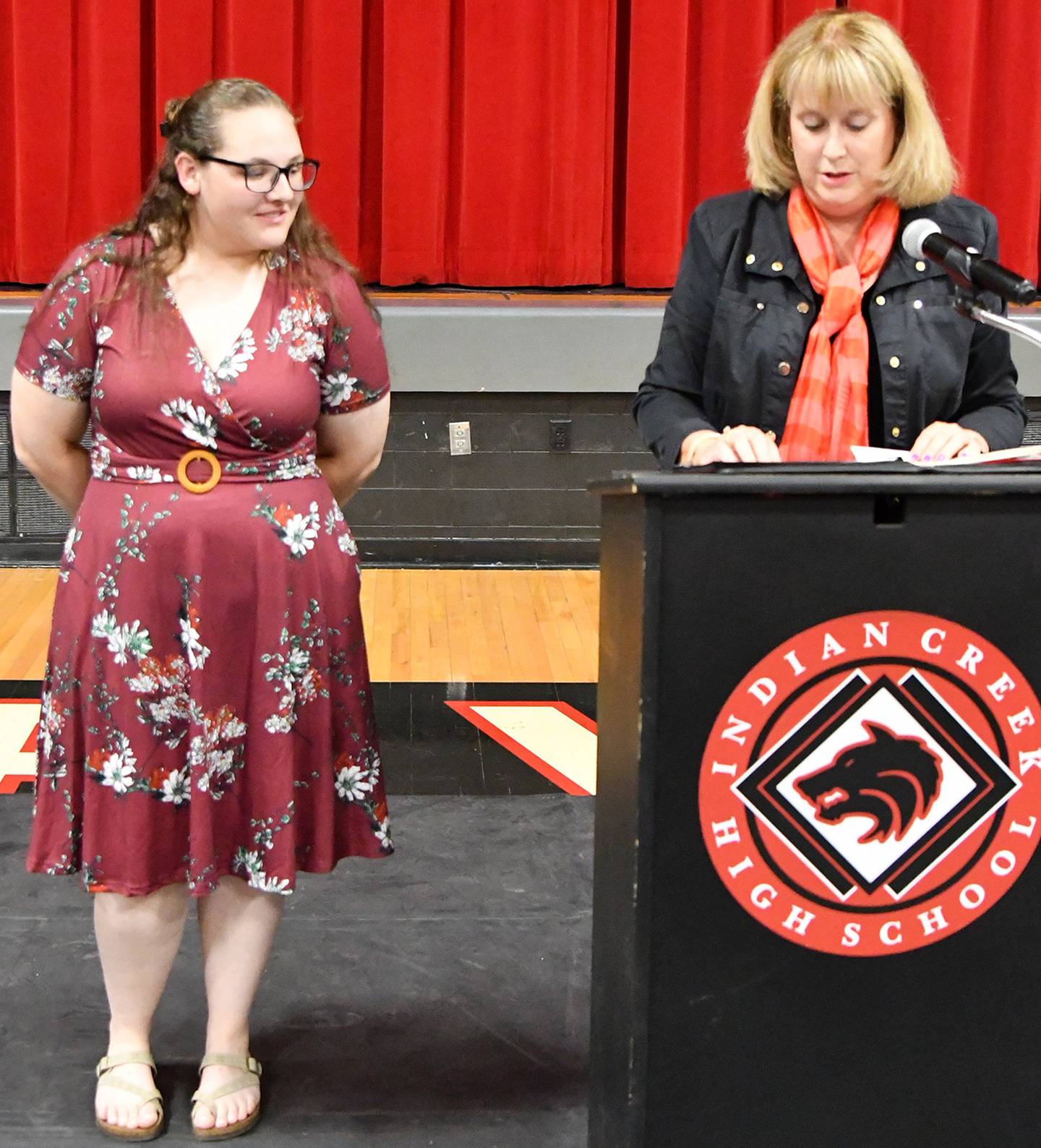 Indian Creek High School graduate Ellinor Phipps receiving the Don and Nancy Pardridge Scholarship