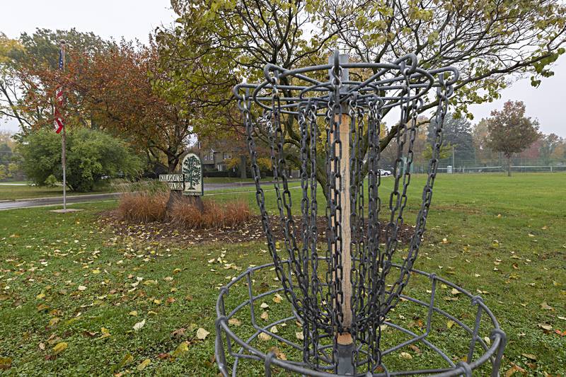 A new disc golf course has been added to Kilgour Park in Sterling.