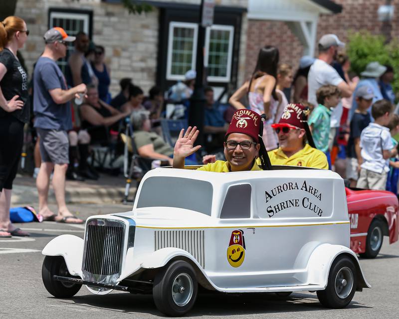 Photos Oswego comes alive with PrairieFest Parade Shaw Local