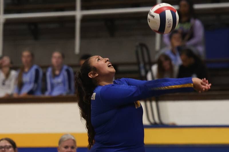 Joliet Central’s Gabby Leal keeps the ball in play against Plainfield South on Thursday, Sept. 7, 2023vin Joliet.