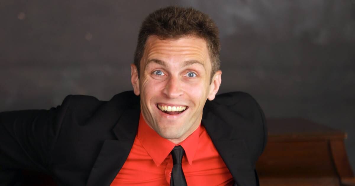 Comedic pianist radio host Mark Ellis to perform in St Charles Shaw