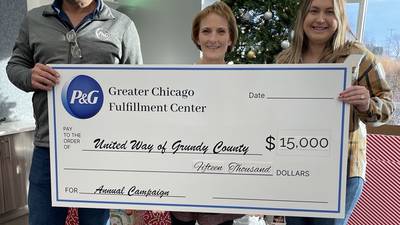 Procter & Gamble’s Morris fulfillment center donates to United Way of Grundy County 