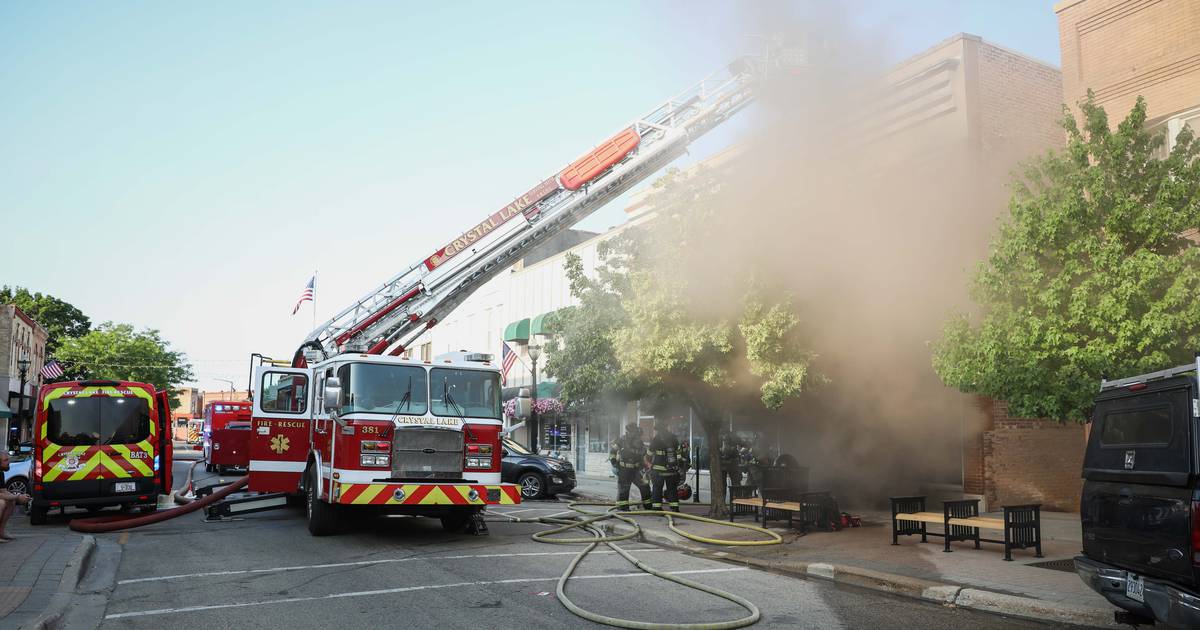 Photos: Fire at paint store in downtown Crystal Lake – Shaw Local