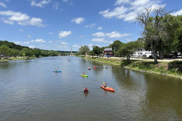 Kayak outfitter aims to pass along venture, love of paddling on the Fox, Chain