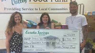 La Salle tavern donates $1,700 to Illinois Valley Food Pantry