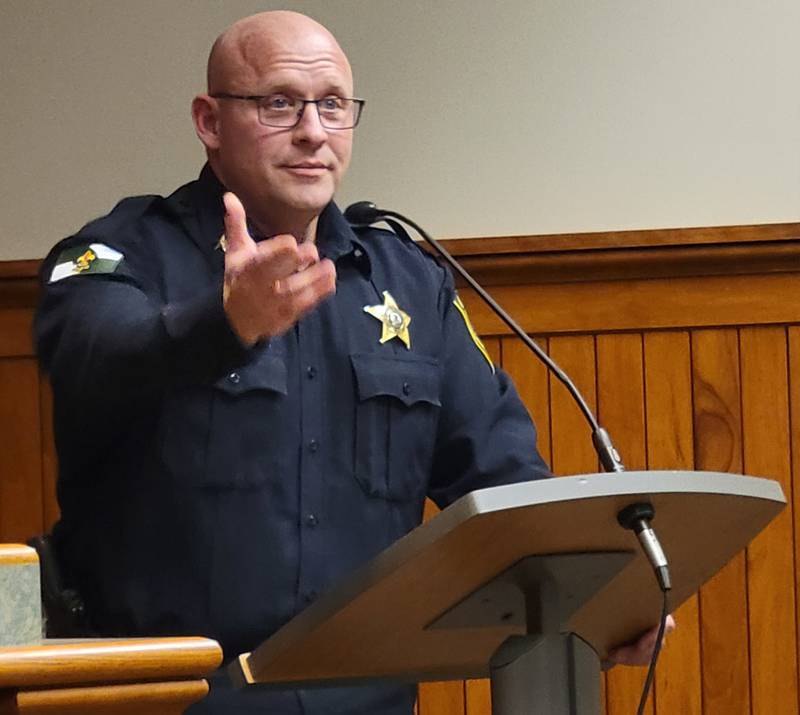 Retiring Ottawa Police Chief Brent Roalson thanks his fellow officers for their service at the Ottawa City Council meeting Tuesday.