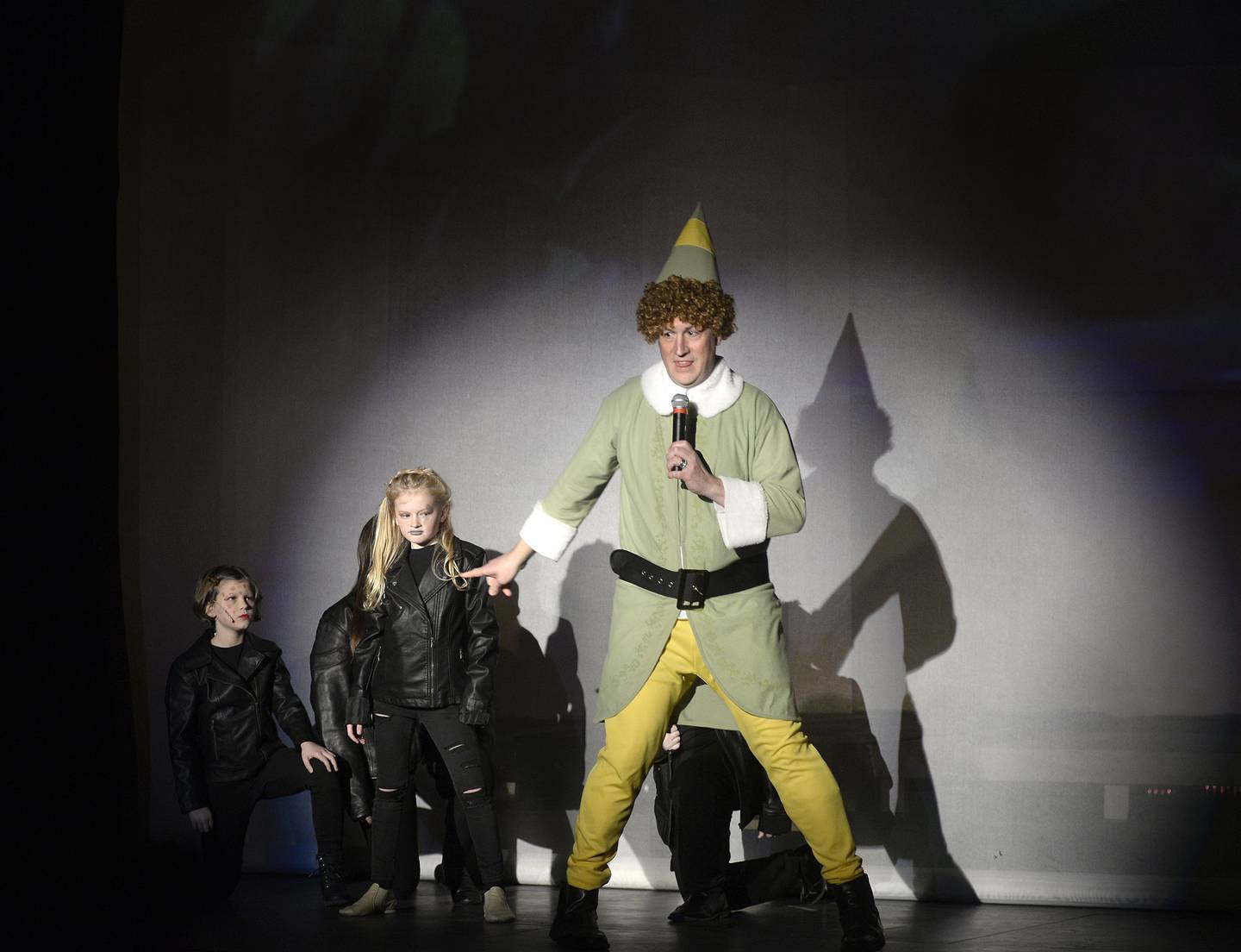 Stage 212 in La Salle hosts New Year’s Eve party for children Shaw Local