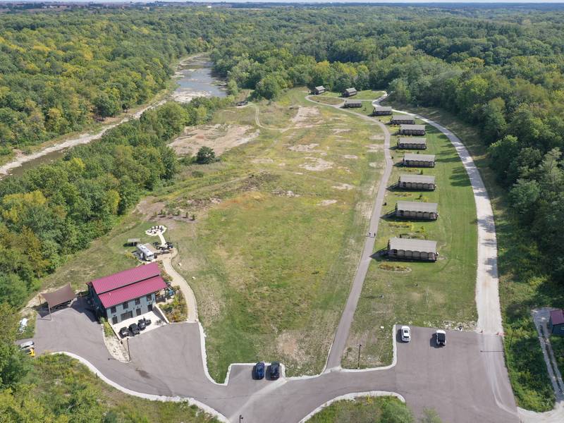 5 Things to Do: Spring Hike & Dine Experience, Comedy Night at Starved Rock Lodge 