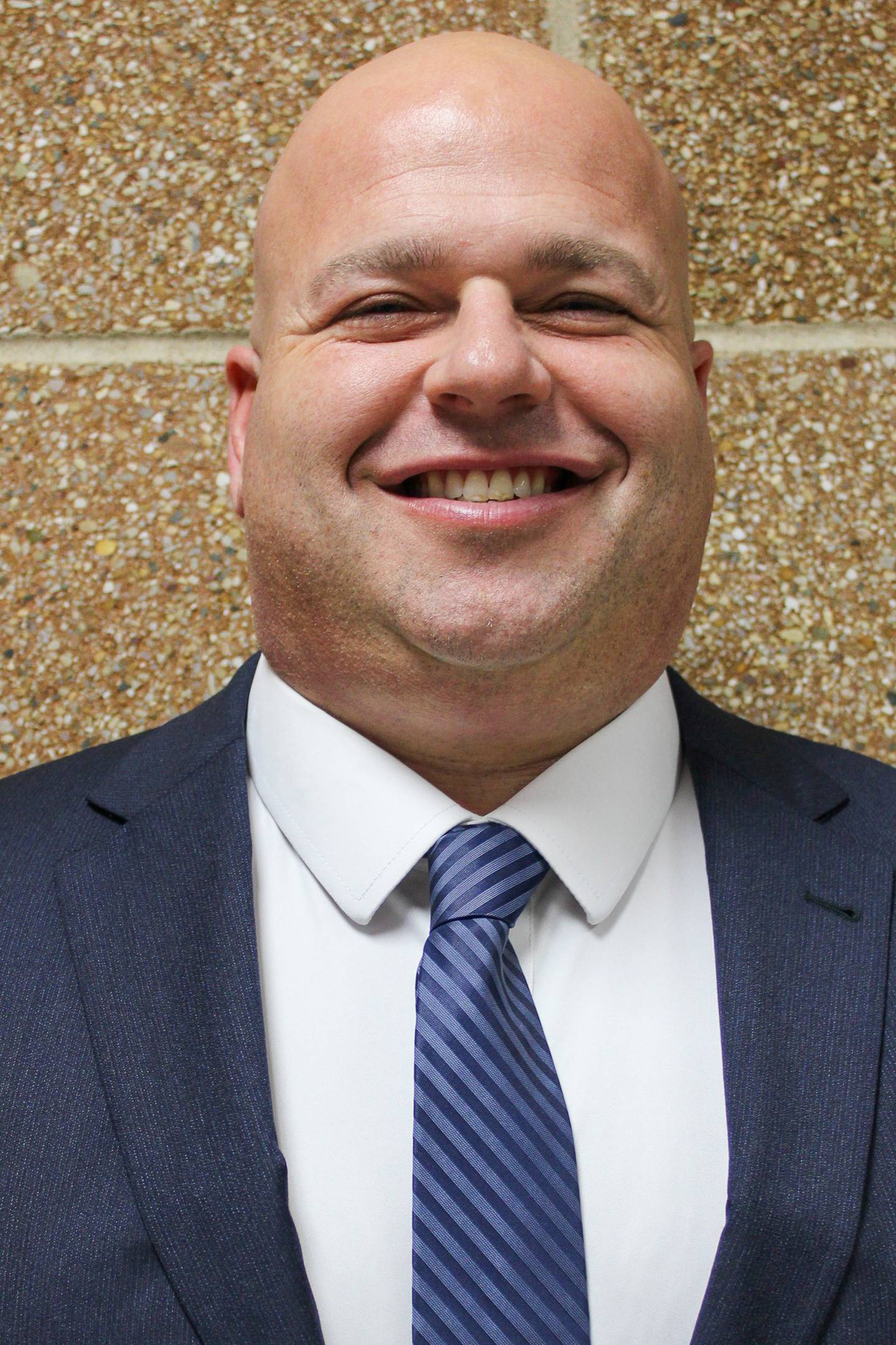 Plainfield School District 202’s Board of Education has approved the hiring of Dr. Mike Romeli as the next principal of Heritage Grove Middle School.