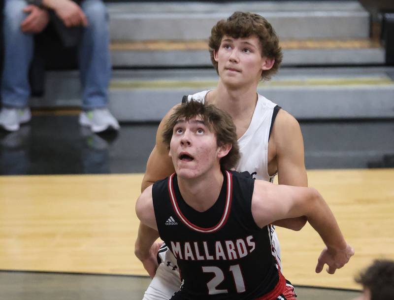 Henry-Senachwine's Carson Rowe boxes out Putnam County's Brayden Zungia on Friday, Dec. 5, 2025 at Putnam County High School.