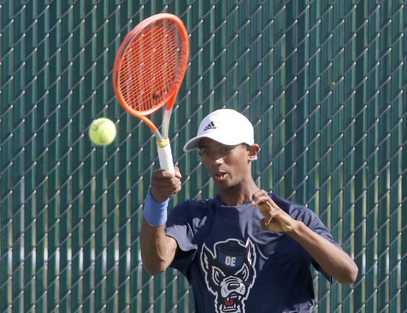 Oswego East’s Pranav Kannan returns the serve as he competes in the Class 2A Boys State Tennis Tournament on Thursday, May 23, 2024, at Hersey High School in Arlington Heights.