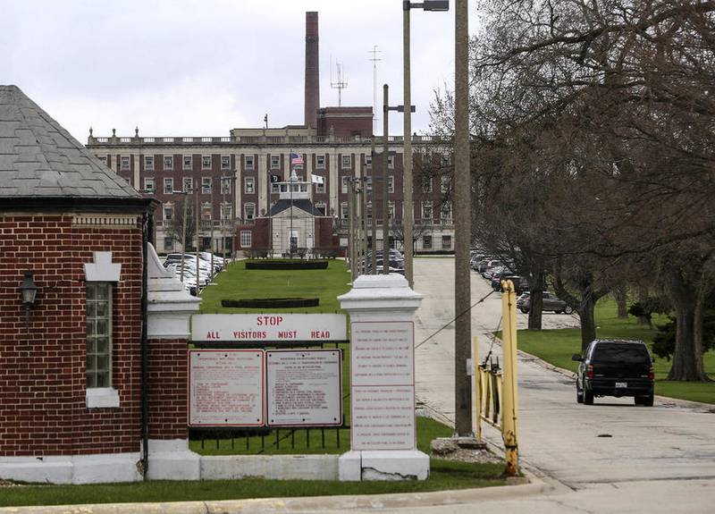 Stateville Correctional Center is seen March 31 in Crest Hill. Gov. Bruce Rauner announced last week plans to close the prison's F House.