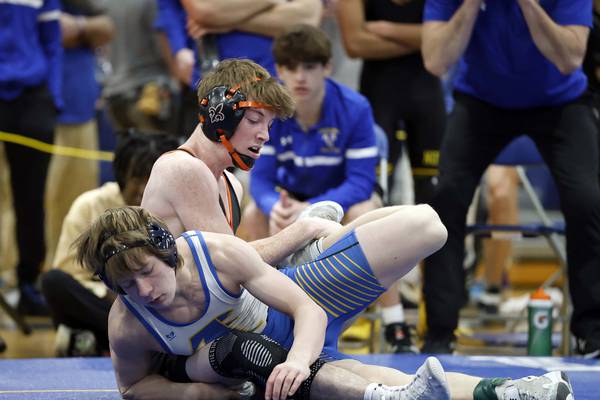 Dom Munaretto, St. Charles East dominate to win fifth straight DuKane Conference title