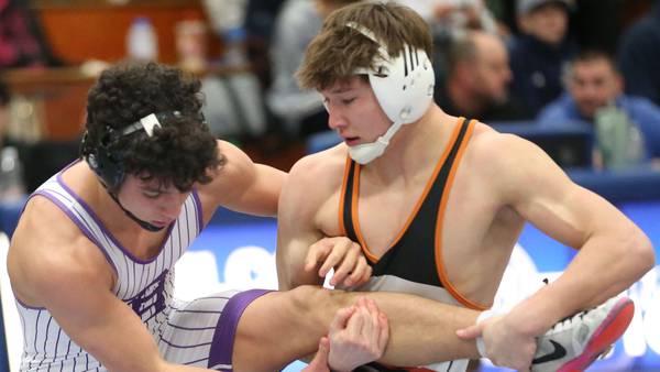 Yorkville wrestlers roll to regional title, send 12 to sectional: Saturday’s Record Newspapers sports roundup
