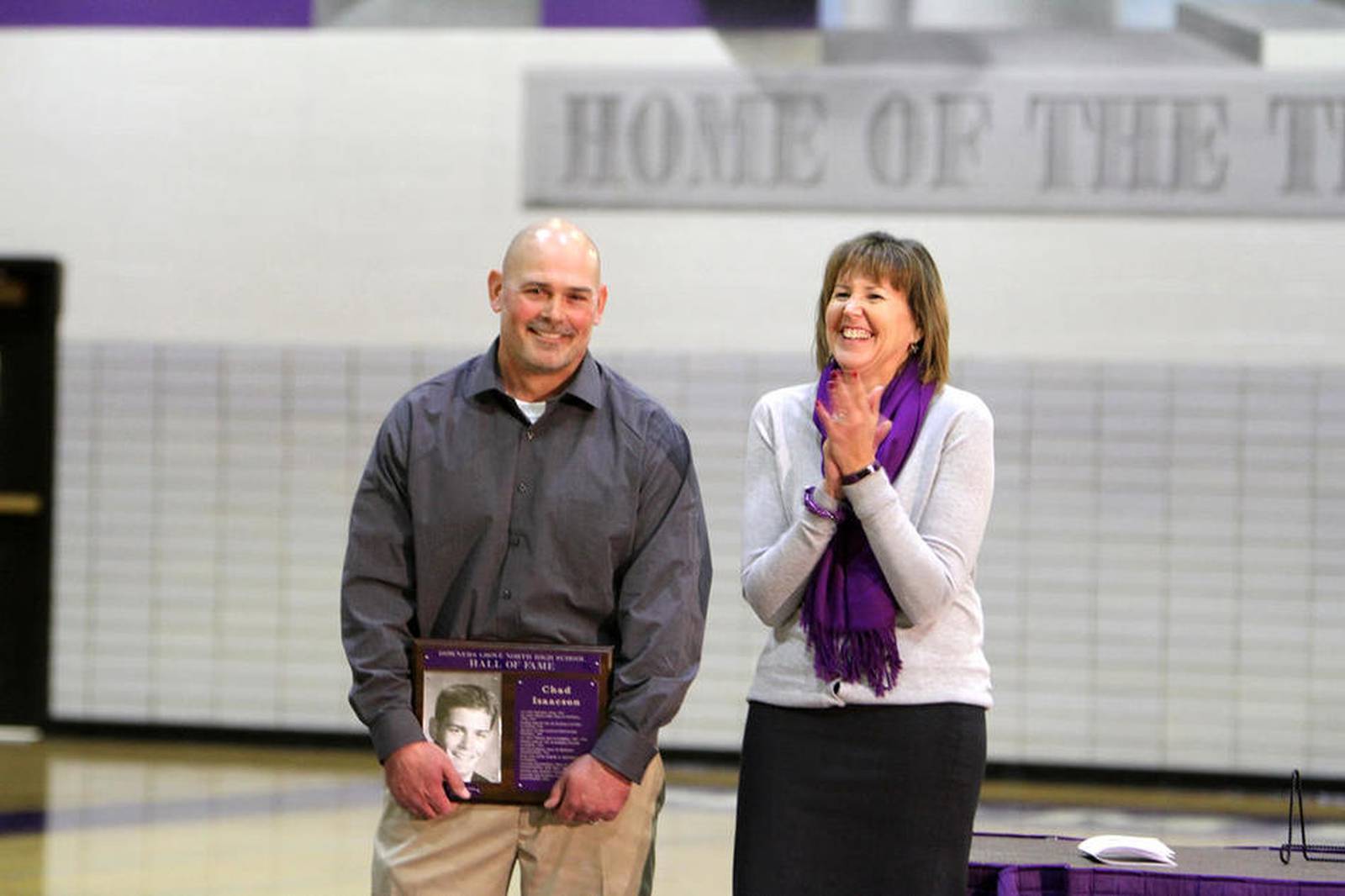 Downers Grove North inducts 2 alumni into Athletic Hall of Fame Shaw