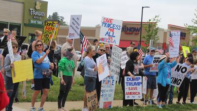 Thousands rally in McHenry during nationwide ‘No Kings’ protest: ‘We cannot give up’ 