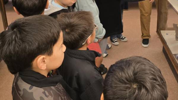 Mendota students view Mexican Heritage Exhibit at Hume-Carnegie 