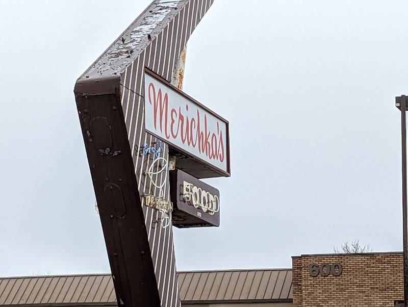 Merichka’s in Crest Hill is a longtime favorite restaurant in the Joliet area and known fo its popular poorboy sandwich. The atmosphere is casual and Merichka’s still covers its tables in red and white checked cloths.