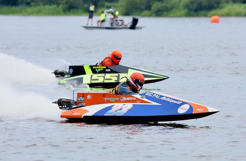 Paul Bosnich III of Williamsfield, (bottom) races along side Mike Werner of Dunnville Ontario (top) during the APBA Pro Natioanal Boat Races on Sunday, July 27, 2025 in DePue.