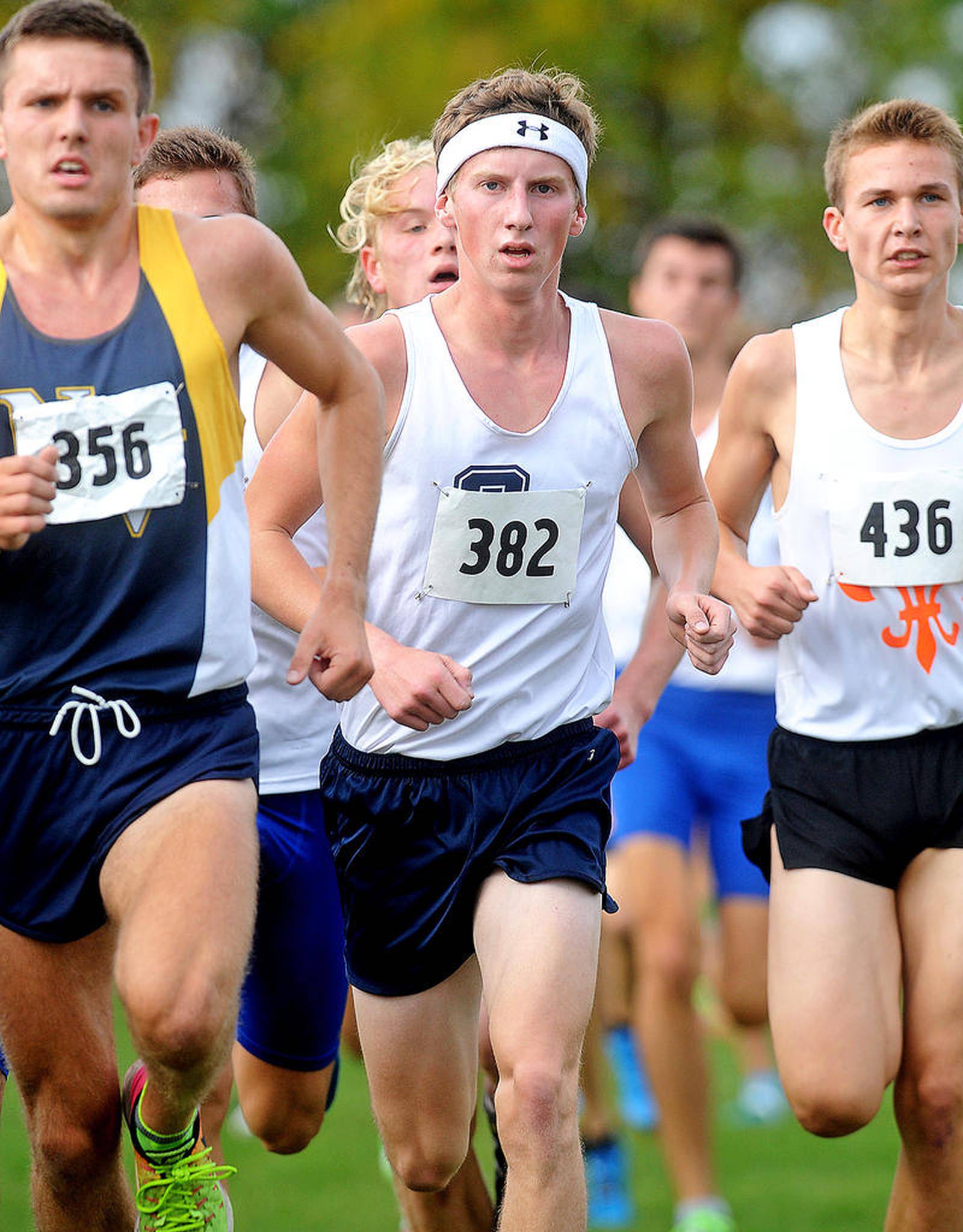 3A Cross Country Oswego East, Oswego send individuals to boys' state
