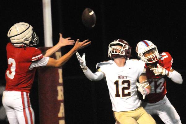 Photos: Morris football dominates Ottawa with 48-0 shutout victory
