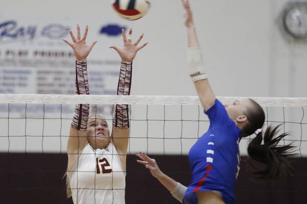 Richmond-Burton can’t keep momentum in 2-set loss to Lakes