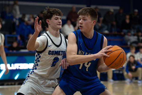 Clifton Central forces 20 turnovers, runs away early from Milford in regional quarterfinal