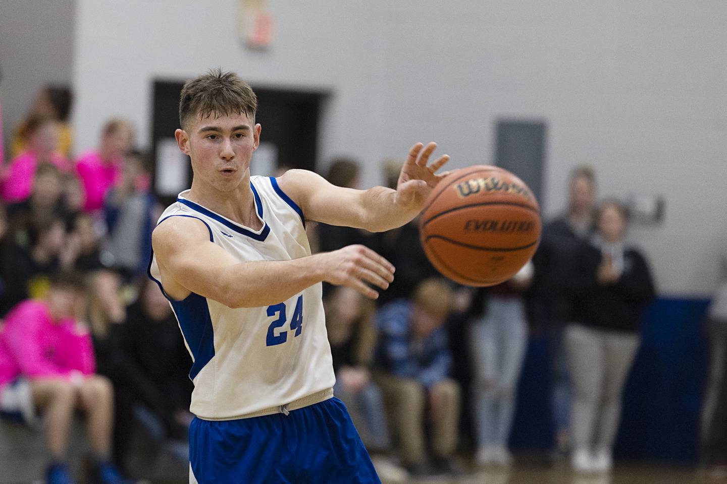 Faith Christian’s Caleb Rydzynski makes a pass Thursday, Dec. 15, 2022 while playing Rockford Fire.