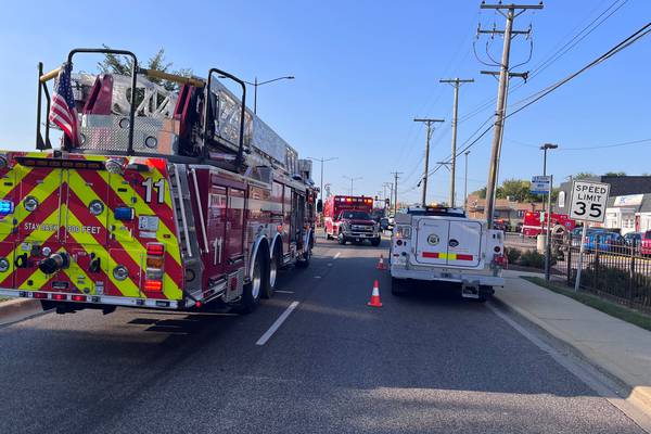 Aurora resident suffers minor injury in house fire