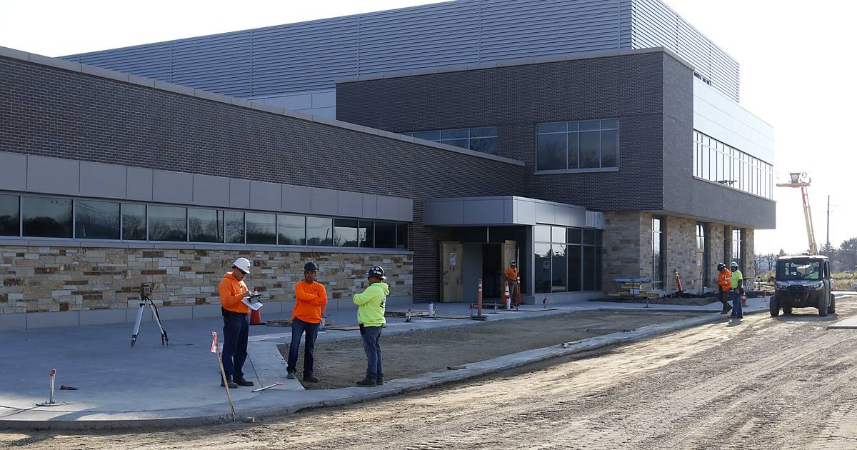 Mercyhealth Crystal Lake hospital begins hiring staff; interior