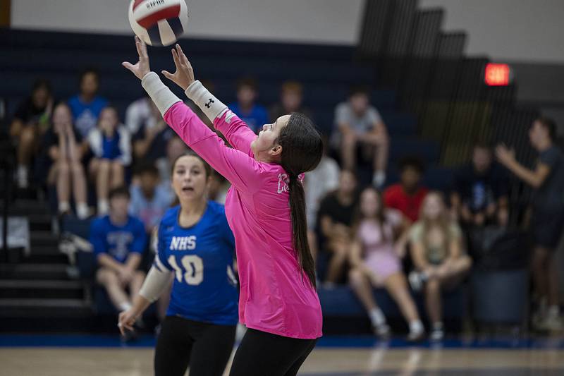 Newman’s Amaya Gomez makes a play against Kewanee Tuesday, Sept. 16, 2025.