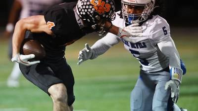 Libertyville’s quick air strikes take down Warren to take North Suburban Conference title
