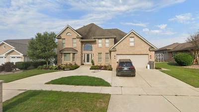 Single-family home in Orland Park goes for $699,000