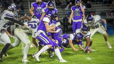 Behind Tyler Shaner’s 293 yards, Dixon rallies in fourth quarter to defeat Rockford Lutheran