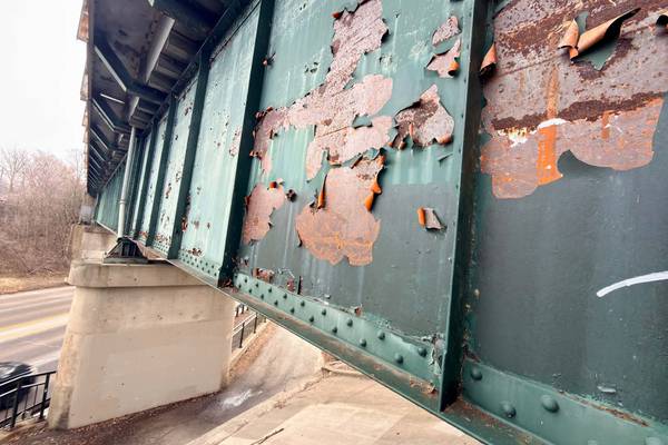 St. Charles officials say lead paint flakes in Fox River came from UP rail overpass 