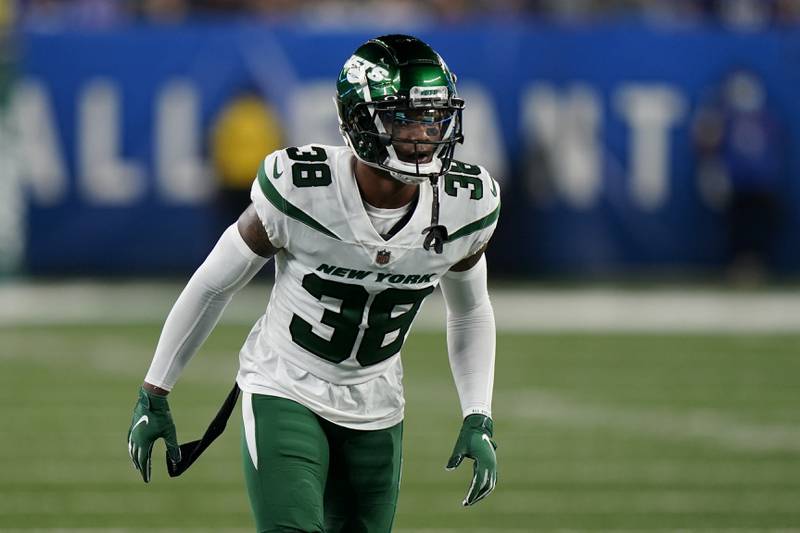 New York Jets cornerback Lamar Jackson sets up for a play during a preseason game against the New York Giants on Aug. 14, 2021.