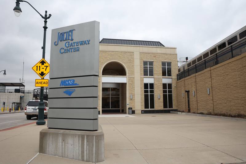 A train waits to depart at the Joliet Gateway Center train station on Wednesday, Jan. 3rd, 2024 in Joliet.