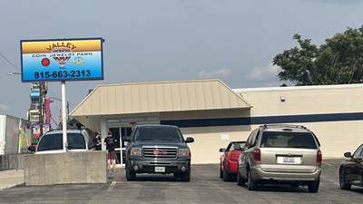 Spring Valley pawn shop relocates