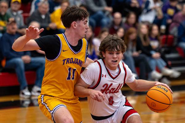 Mendota takes control in second quarter to beat Hall for Colmone Classic title