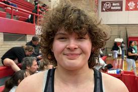 Ema Durst, Frankie McMurtry, Jasmine Enriquez take 1st for Sycamore: Tuesday’s Daily Chronicle sports roundup