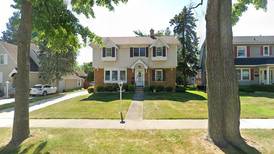 Single-family home in Elmhurst built in 1950 sells for $825,000