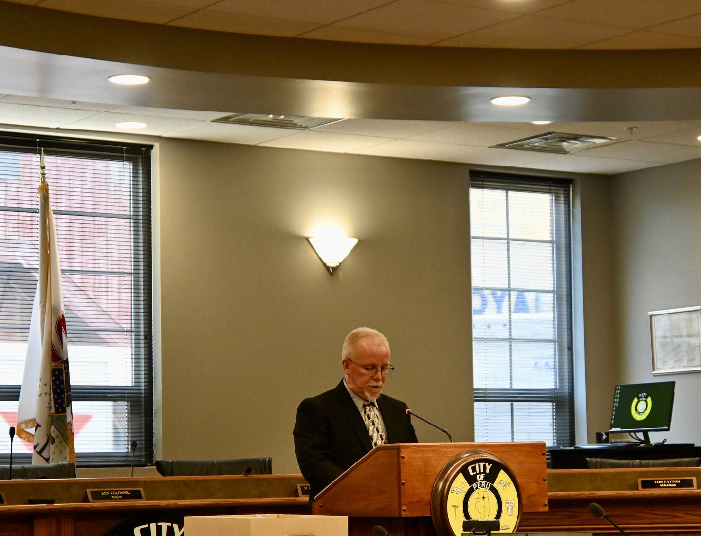 Moderator, HFSRB program reviewer George Roate speaks during Wednesdays OSF hearing in Peru.