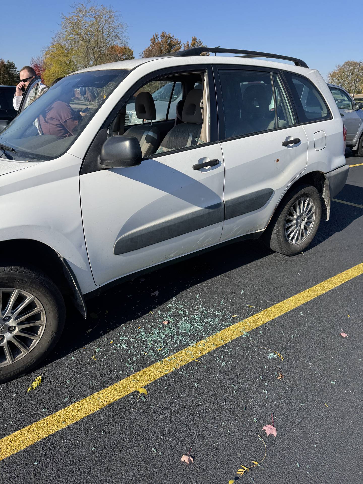 Witnesses said Homeland Security agents smashed the window of a car to take someone inside into custody Agents wearing masks and vests that say Homeland Security take a man into custody outside the McHenry County courthouse in Woodstock on Wednesday, Nov. 5, 2025. The car was left behind in the parking lot after the officers left.