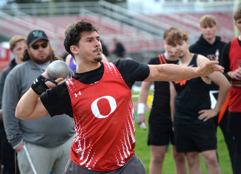 Oregon's Peter Alfano throws the shot at the Hall of Fame Hawk Classic on Friday, May 2, 2025 at Landers-Loomis Field in Oregon.